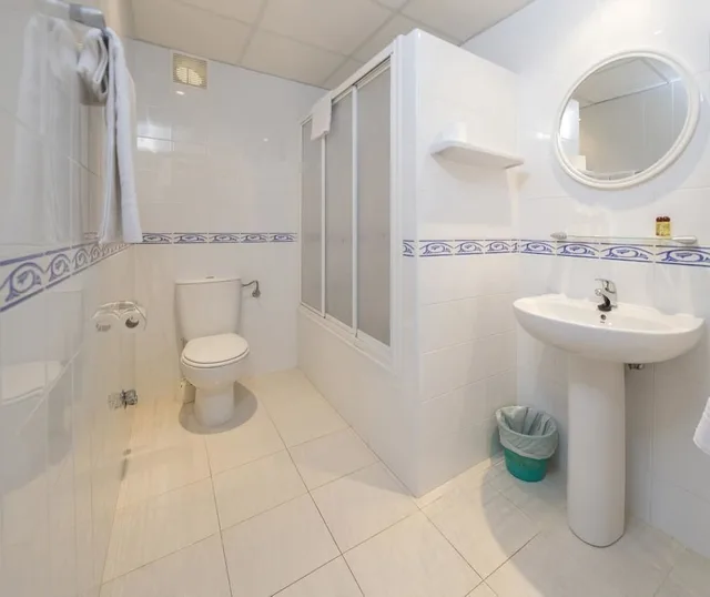 غرفة ثلاثية بثلاثة أسرّة، Hostal Mallorca 4/4