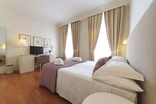 جناح فاخر بسرير كينج بغرفة نوم واحدة بحمام خاص مع أريكة، Residence Hilda 2/4