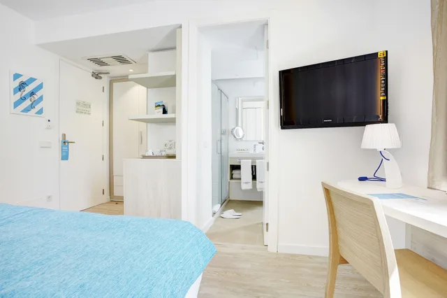 غرفة قياسية بسرير مزدوج بإطلالة جزئية على البحر، La Goleta Hotel De Mar - Adult Only 4/5