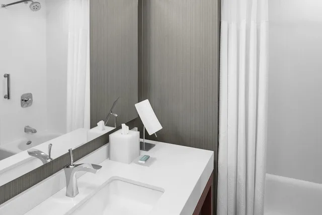 Room, Multiple Beds, Patio، Courtyard by Marriott Titusville Kennedy Space Center 3/5