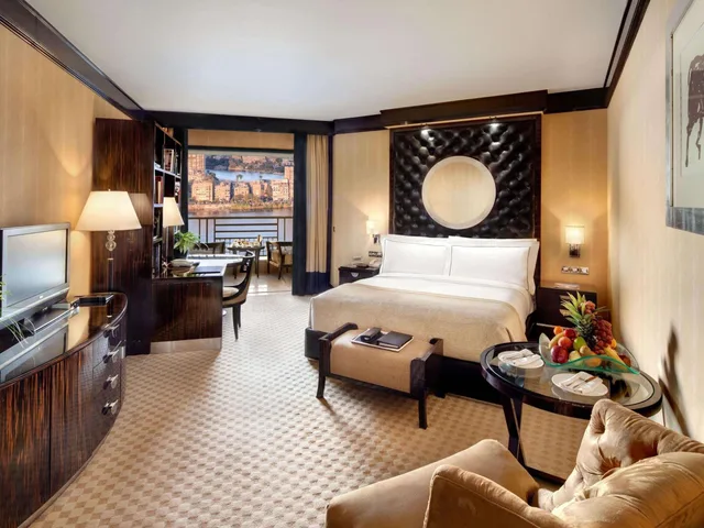 Signature, Fairmont Gold, Lounge Access، Fairmont Nile City Hotel 4/6