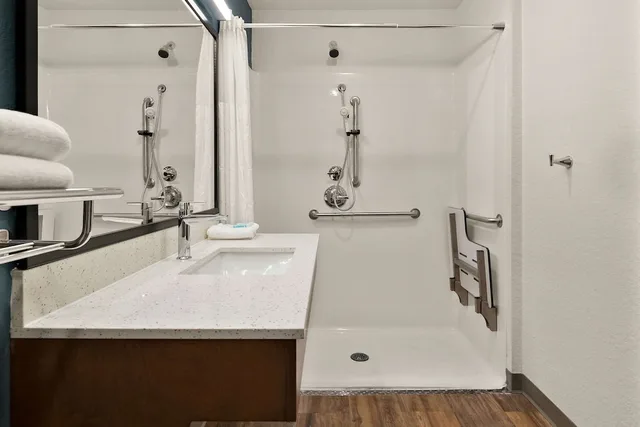جناح بسرير كوين لذوي الإعاقة، WoodSpring Suites Port Orange - Daytona Beach 3/3