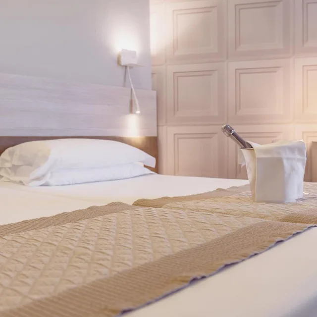 Deluxe, Double Bed, Side Sea View، Cesare Augustus 3/8