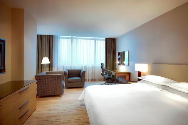 غرفة بسرير كينج في طابق مرتفع، Four Points By Sheraton Shanghai Daning 4/9