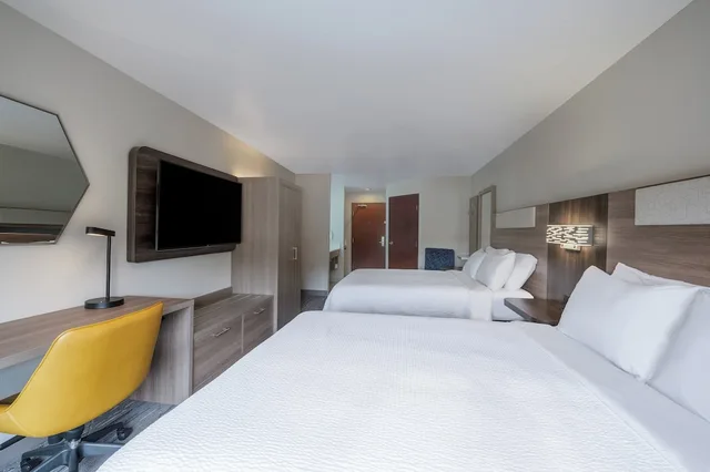 غرفة قياسية بسريرين كوين، Holiday Inn Express Portland Se-Clackamas Area 3/6