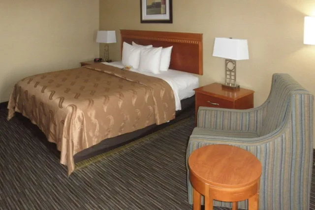 غرفة بسرير كينج، Quality Inn Columbus, MS 6/7