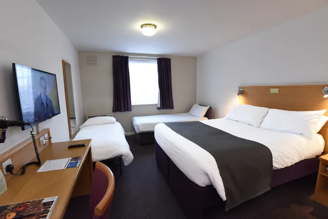 غرفة عائلية، The Waterside Hotel 3/5