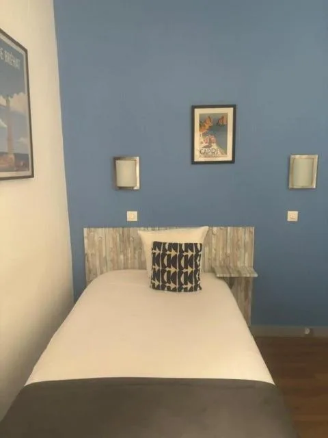 غرفة مفردة، Hotel de Normandie 7/12