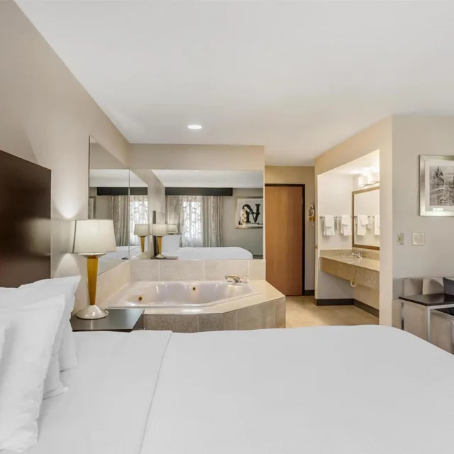 جناح ديلوكس بسرير كينج، Best Western Shippensburg Hotel 1/3