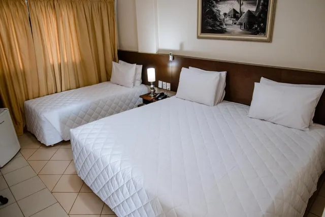 غرفة قياسية ثلاثية، Imperador Palace 5/6