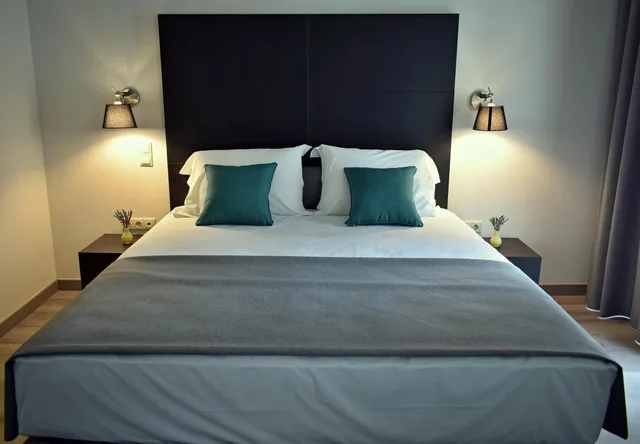 Room, Double or Twin Bed, Lozenge Hotel 5/6