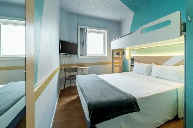 غرفة سوبيريور ثلاثية بسرير مزدوج وسرير بطابقين، Ibis Budget Sao Paulo Jardins 1/10