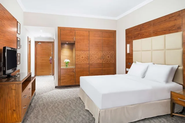Superior, King Bed, Pool Floor، Hilton Pyramids Golf Resort 3/3
