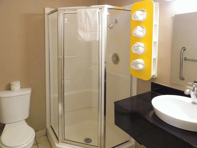 1 Queen Bed Non-Smoking, Micfridge، Motel6 Ontario, OR 3/3