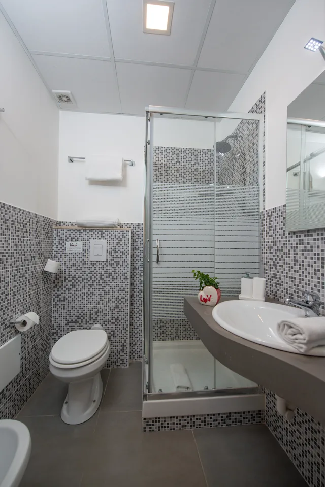 Standard, Hopps Hotel 1/1