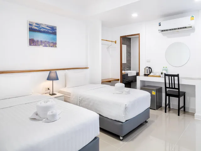 غرفة ديلوكس بسريرين منفصلين بشرفة، Grand Sattahip Hotel 2/2
