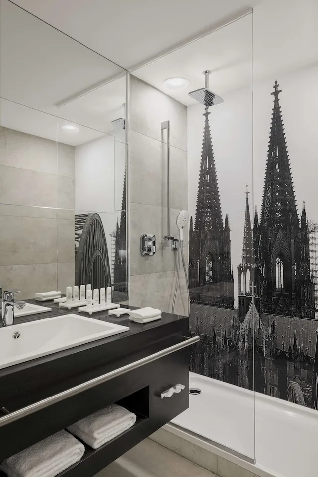 غرفة بريميوم بسرير كوين بإطلالة على المدينة، Radisson Blu Hotel Cologne 8/8