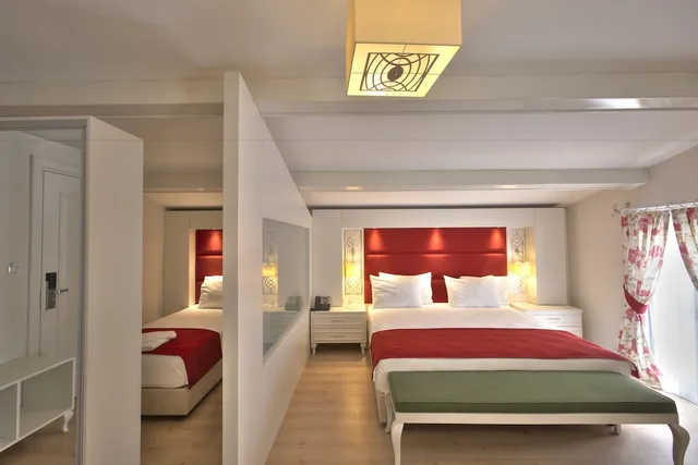جناح جونيور بسرير مزدوج وسرير فردي، Baga Hotel 3/6