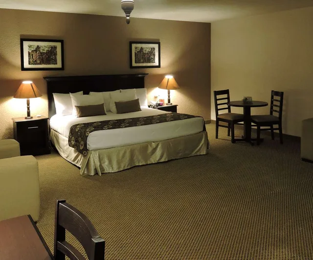 غرفة بسرير كينج، BEST WESTERN POSADA DEL RIO 1/5