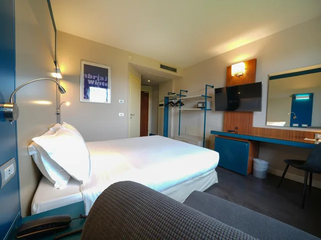 غرفة سوبيريور ثلاثية مع أريكة، La Meridiana Bleisure Hotel 9/10