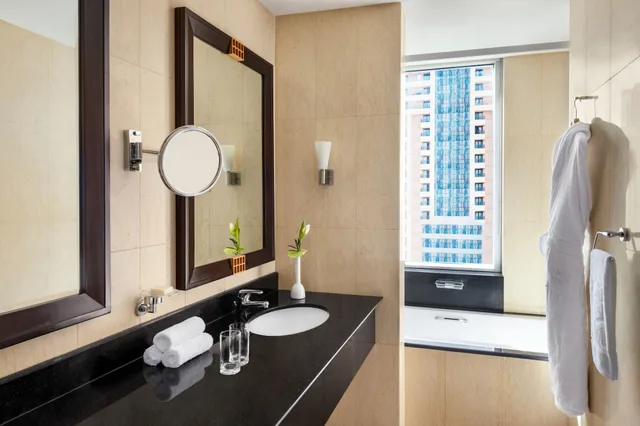 شقة بسرير كينج وسريرين منفصلين وسرير كوين بـ3 غرف نوم، Shangri-La Residences and Apartments 4/4
