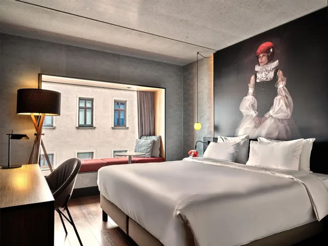 غرفة قياسية بإطلالة على المدينة، Radisson RED Vienna 1/4