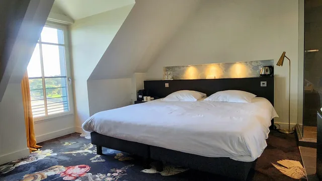 غرفة رومانسية بسرير كينج، Restaurant Hotel Didier Méril 2/10