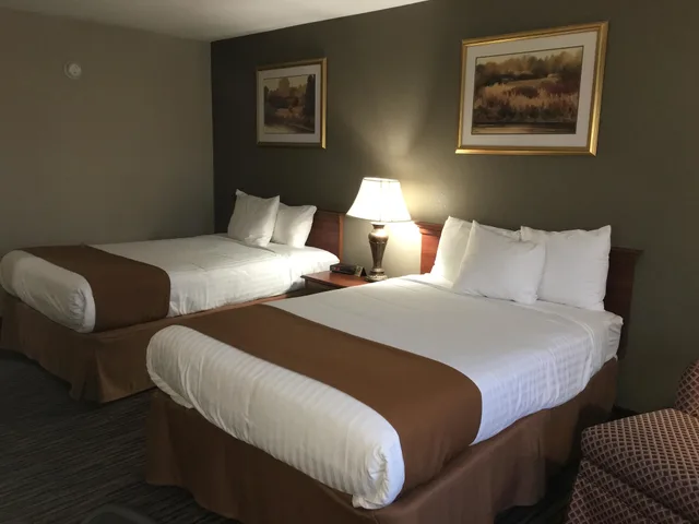 غرفة قياسية بسريرين كوين يُسمح فيها بالحيوانات الأليفة، Best Western Gateway Adirondack Inn 3/10