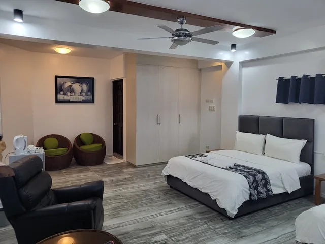 غرفة تنفيذية بسريرين كوين، Manarra Seaview Resort 2/3