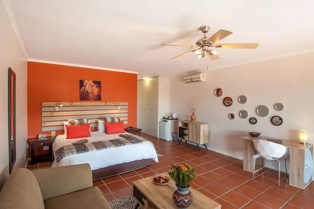 Superior, King Bed, Garden and Mountain View, Sofa، Wind-Rose Guest House 4/4