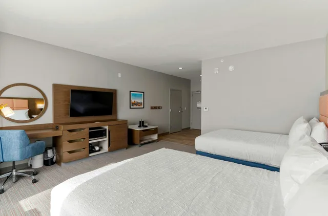 غرفة بسريرين كوين لذوي الإعاقة، Hampton Inn Colorado Springs Northeast CO 5/7