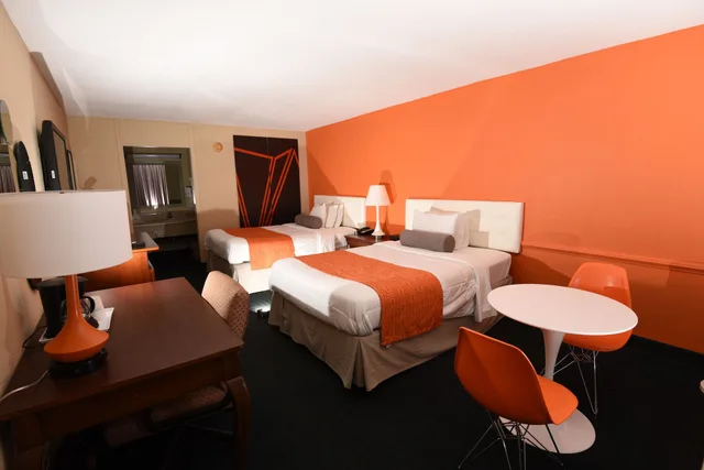 Upgrade, Standard, King Bed، Howard Johnson by Wyndham Salem Hotel & Conference Center 4/4