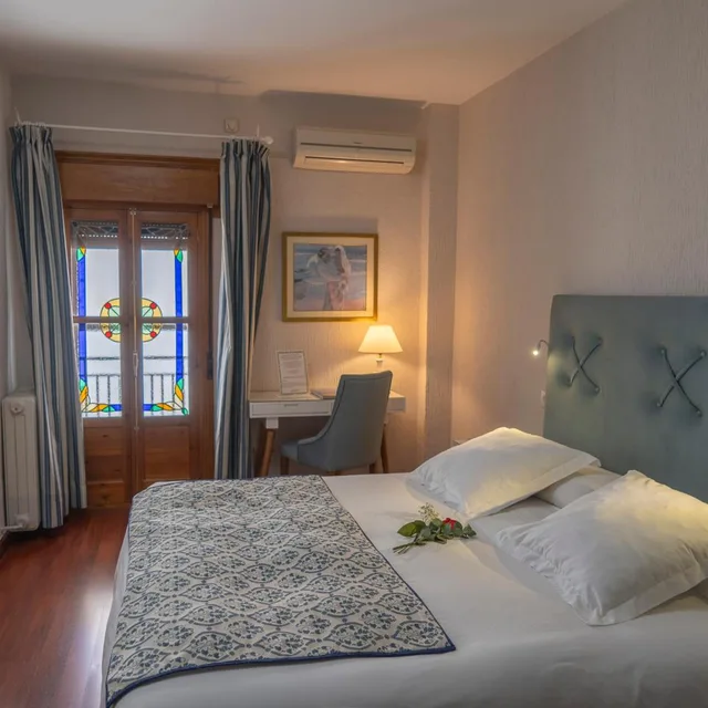 غرفة اقتصادية بسرير مزدوج بشرفة بإطلالة، Don Juan de Austria 3/8