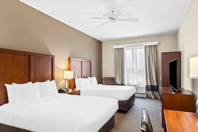 جناح بسريرين كوين مع أريكة، Comfort Inn and Suites Grenada 6/10