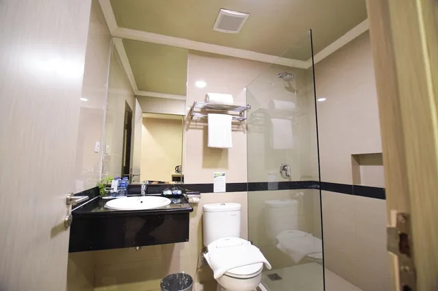 Grand, Paragon, Suite, King Bed، Grand Paragon 8/10