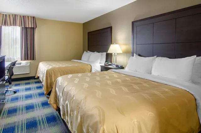 غرفة قياسية بسريرين كوين، Quality Inn Merriam Kansas City 4/10