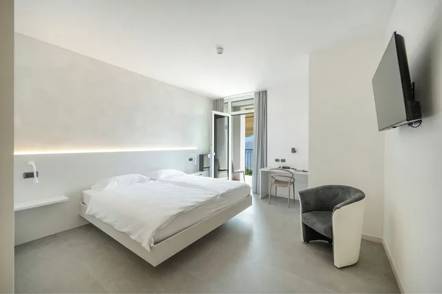 غرفة جونيور بسرير كينج، Hotel Laguna San Zeno 4/6