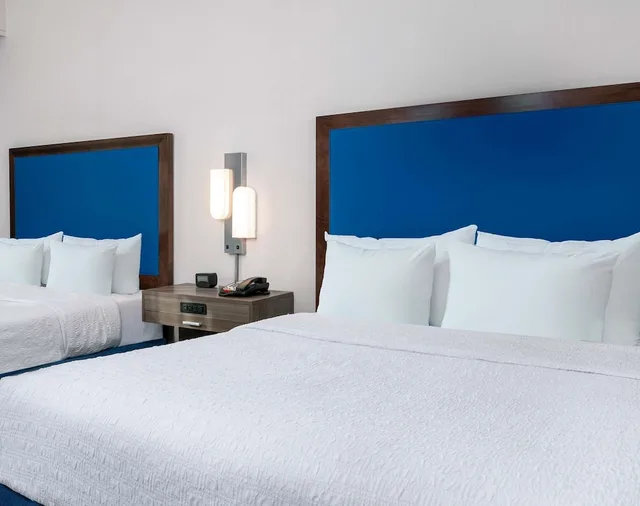 استوديو بسريرين كوين بإطلالة على الشاطئ مع أريكة لذوي الإعاقة، Hampton Inn and Suites by Hilton Clearwater Beach 5/10