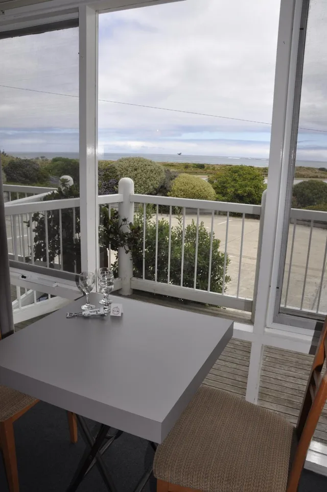 Upper, Twin Beds, Ocean View, Balcony, A Great Ocean View Motel 2/2