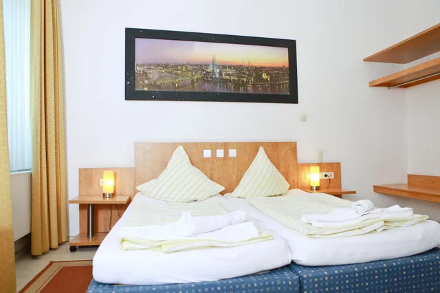 غرفة قياسية بسرير كينج، City Hotel Storch 2/10