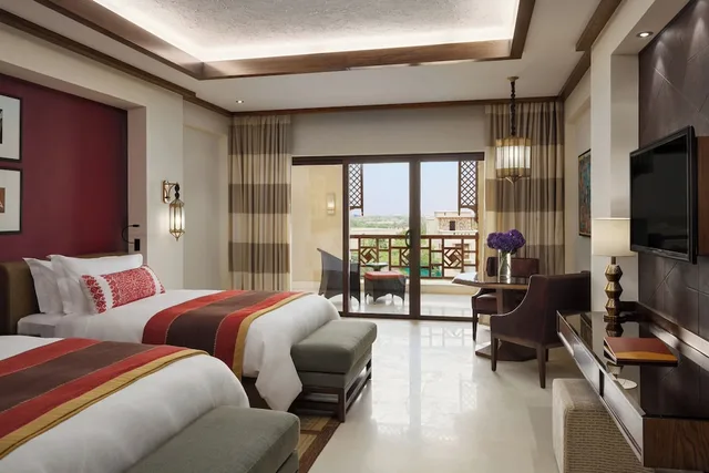 غرفة بريميوم بسرير فردي، منتجع وسبا درة الرياض(InterContinental Durrat al Riyadh Resort & Spa by IHG) 1/7