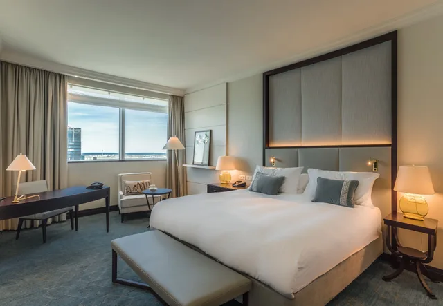 Classic, King Bed, Palace View, Club Lounge Access، Intercontinental Warsaw 3/10