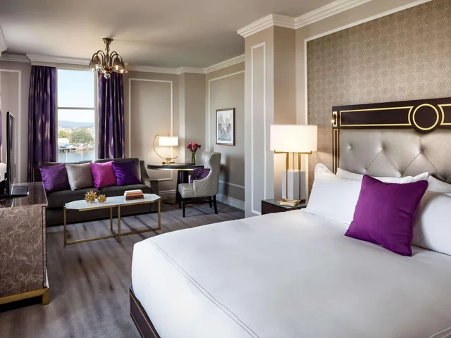 جناح بسرير كينج، Fairmont Empress Hotel 2/2