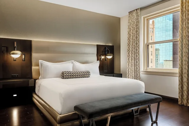 Room, King Bed, Accessible, The Sinclair Autograph Collection 1/2