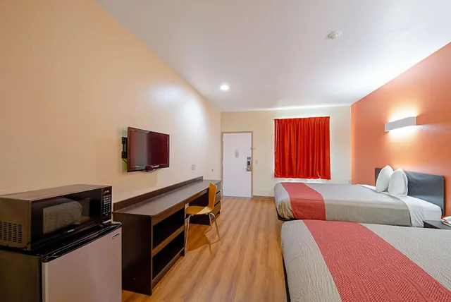 غرفة قياسية بسريرين مزدوجين لذوي الإعاقة، Motel6 Rhome, TX 6/9