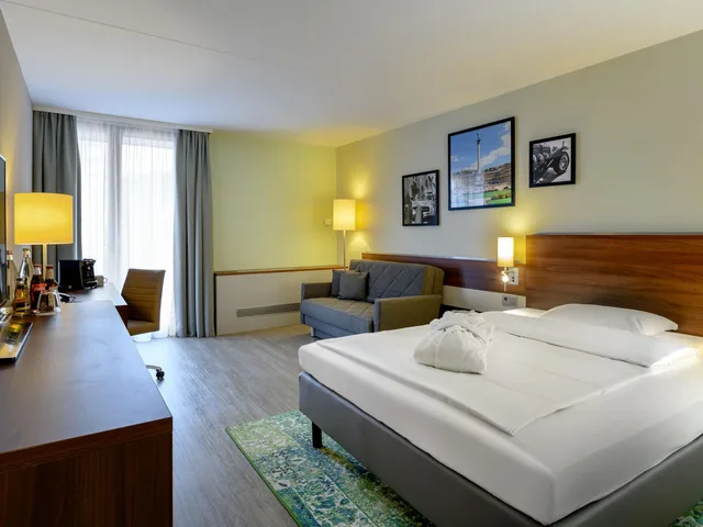 Standard, Queen Bed, Mercure Hotel Stuttgart Sindelfingen an der Messe 1/6