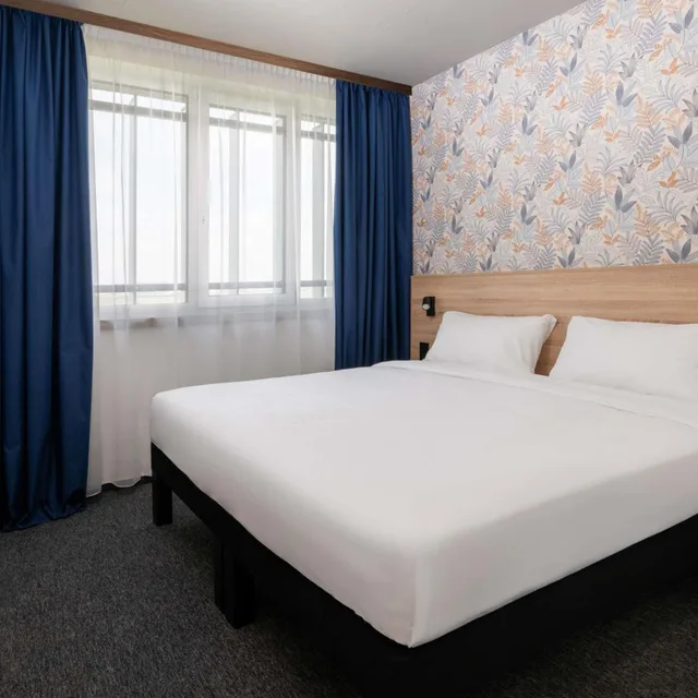 غرفة عائلية بسرير مزدوج بغرفة نوم واحدة، Ibis Styles Debrecen Airport 1/2