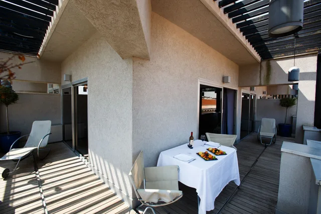 جناح جونيور بشرفة، Albani Hotel Rome 1/3