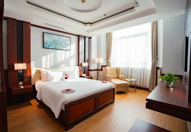 Executive, Suite, Queen Bed, River View, Van Phat Riverside Hotel 1/1