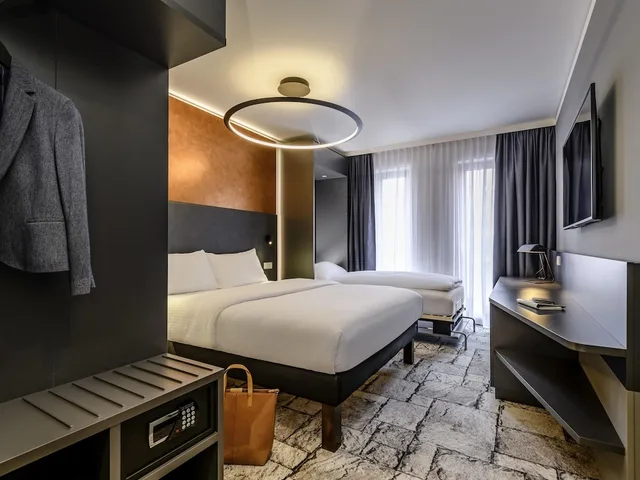 غرفة كومفورت عائلية بسرير كوين وسرير فردي، Ibis Styles Bamberg 5/9